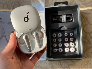 手頃なノイキャン製品、高額品との違いは？　WSJ記者レビュー