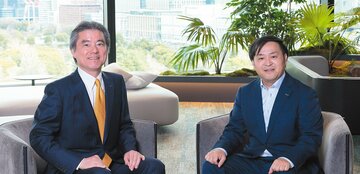 深刻な職人不足の解決へ向け、働き方を変える「下地と壁紙の一体化」が開く内装業界の未来