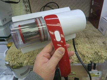 カーペットがメチャキレイになる！ 強力サイクロン式のハンディクリーナー