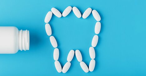 胃食道逆流症や胃潰瘍の薬が、歯周病を改善する可能性