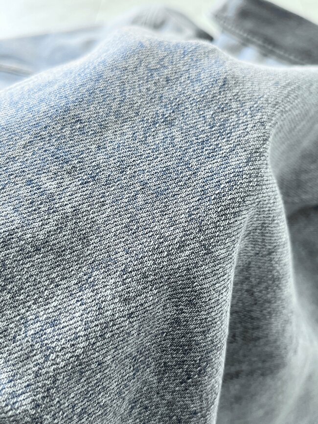 「完売してしまうかもと思い即決」GUの“春アウター”サッと羽織るだけでカワイイ！「ダントツで着心地が良い」「自然に体型カバーしてくれる」