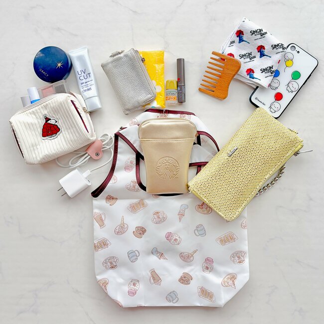 2Lペットボトルが6本も入った!コメダ珈琲の“自立するエコバッグ”大容量だしガバッと開いて使いやすい!「買ってよかった」「かわいいよな」