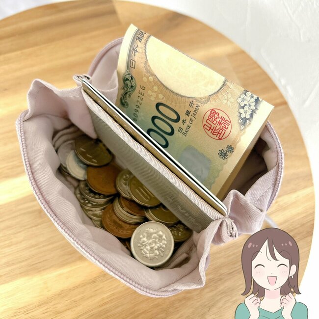 もう普通の財布に戻れないかも…！ダイソーの「お札が入るミニ財布」ガバッと開いて使いやすい！