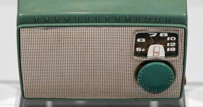 1955年製のソニー初のトランジスターラジオ