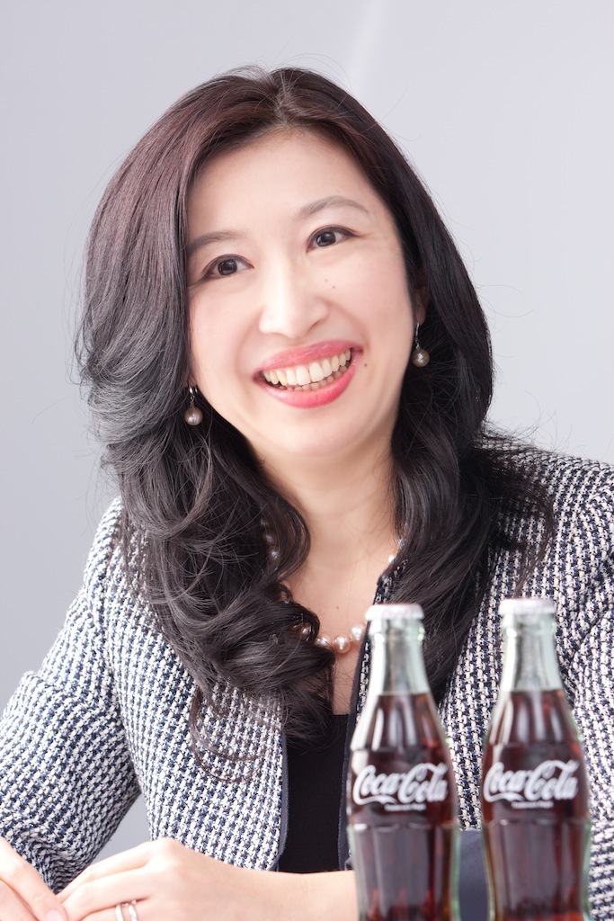 営業+サプライチェーン+ファイナンス <br />トライアングルでワールドクラスボトラーを目指す<br />——青山朝子 コカ・コーライーストジャパン<br />常務執行役員財務経理統括部長