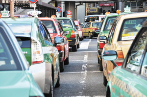 初乗り410円も長距離は実質値上げ、中小タクシー淘汰へ