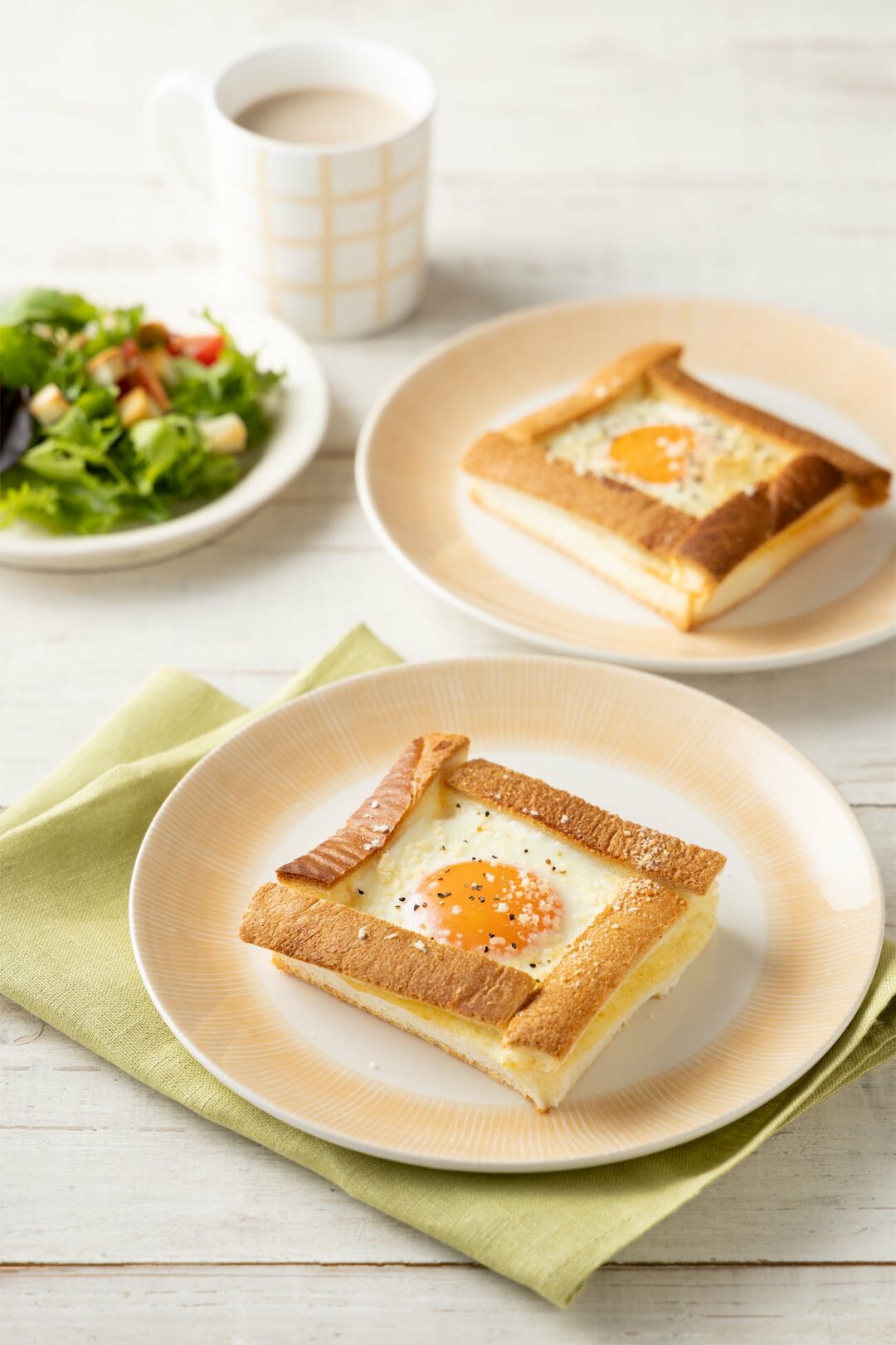 【裏ワザ料理】フライパン不要! 箱入り目玉トースト