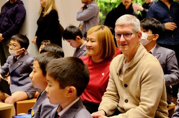 アップル好業績でもティム・クックCEOが減給のワケ