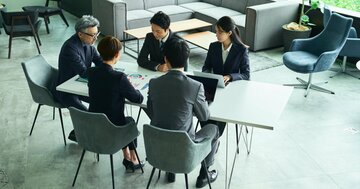 頭のいい人は会議で「結論」から話さない。では、デキる人の“話し方”とは?