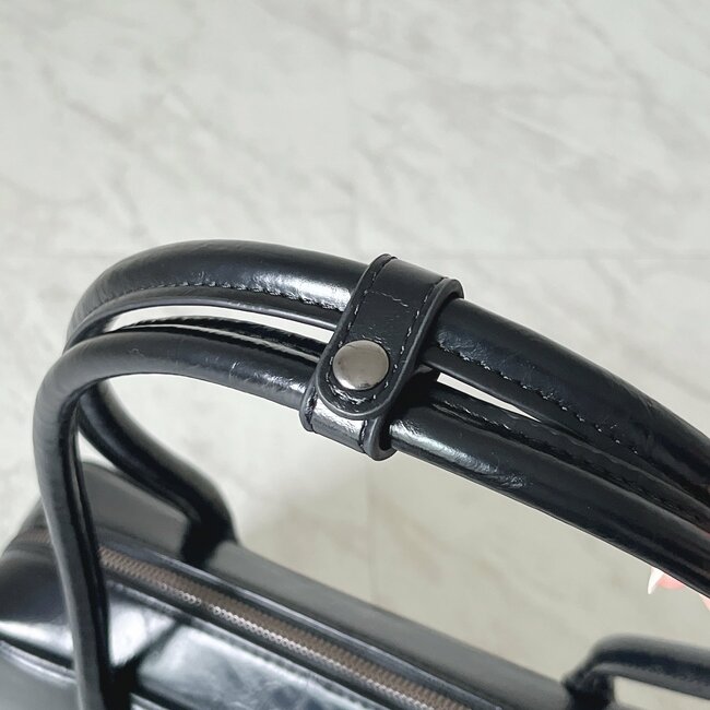 「かわいいと褒められました」GUの“高級感たっぷりバッグ”収納力すごいし、1年中使えてコスパもバッチリ！「50代でも使えます」「持ち歩きたいもの全て入る」