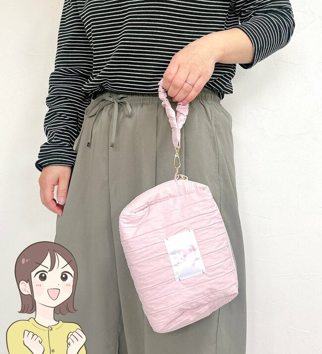 かわいすぎて色違いもほしい!しまむら×サンリオの「ポケットたくさんポーチ」たっぷり収納できるし、ガバッと開いて使いやすい!