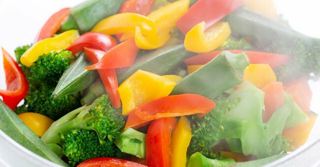 「手抜き」と言わずカット野菜を使おう！栄養士が“超シンプル調理”を勧める理由