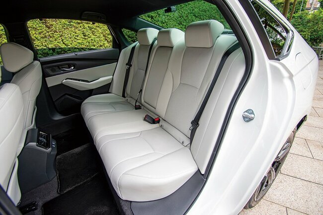 ホンダ・アコード e:HEVHonda SENSING 360+リアシート