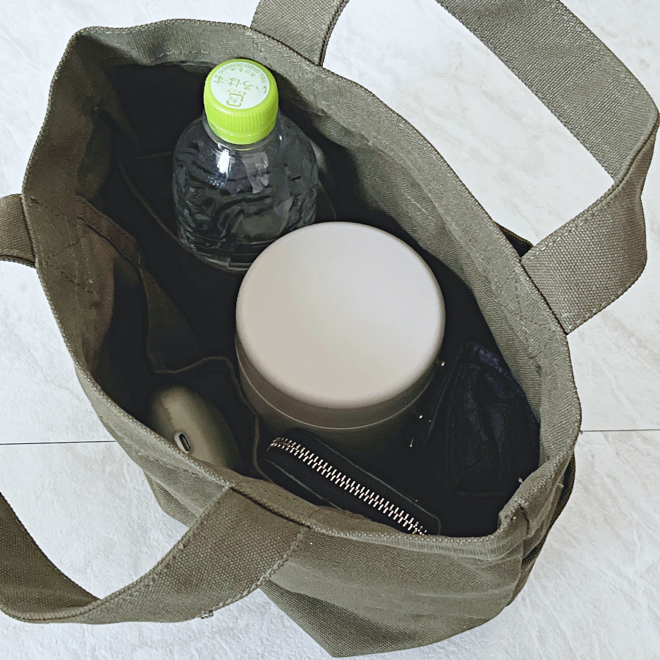 「色違いで揃えたくなる」「即買いしました」無印良品の“おしゃれトートバッグ”想像以上の収納力にビックリ！「価格的にも大満足」