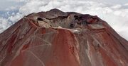 ドローンで見る日本の絶景、富士山お鉢参り