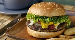 モスバーガーが王者マクドナルドに2カ月連続勝利！売上高14.2％増