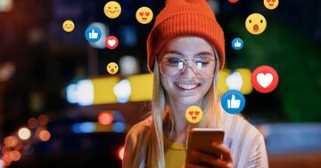 人気インフルエンサーをさらなる人気者に押し上げるSNSのメカニズム
