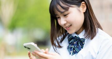 中高生のほとんどが「スマホ見すぎて後悔」。夏休みに実践したい「本当に効いたスマホ対策」とは？