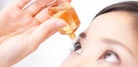 アレルギー性結膜炎に世界初の「塗り薬」が登場、点眼薬との違いは？