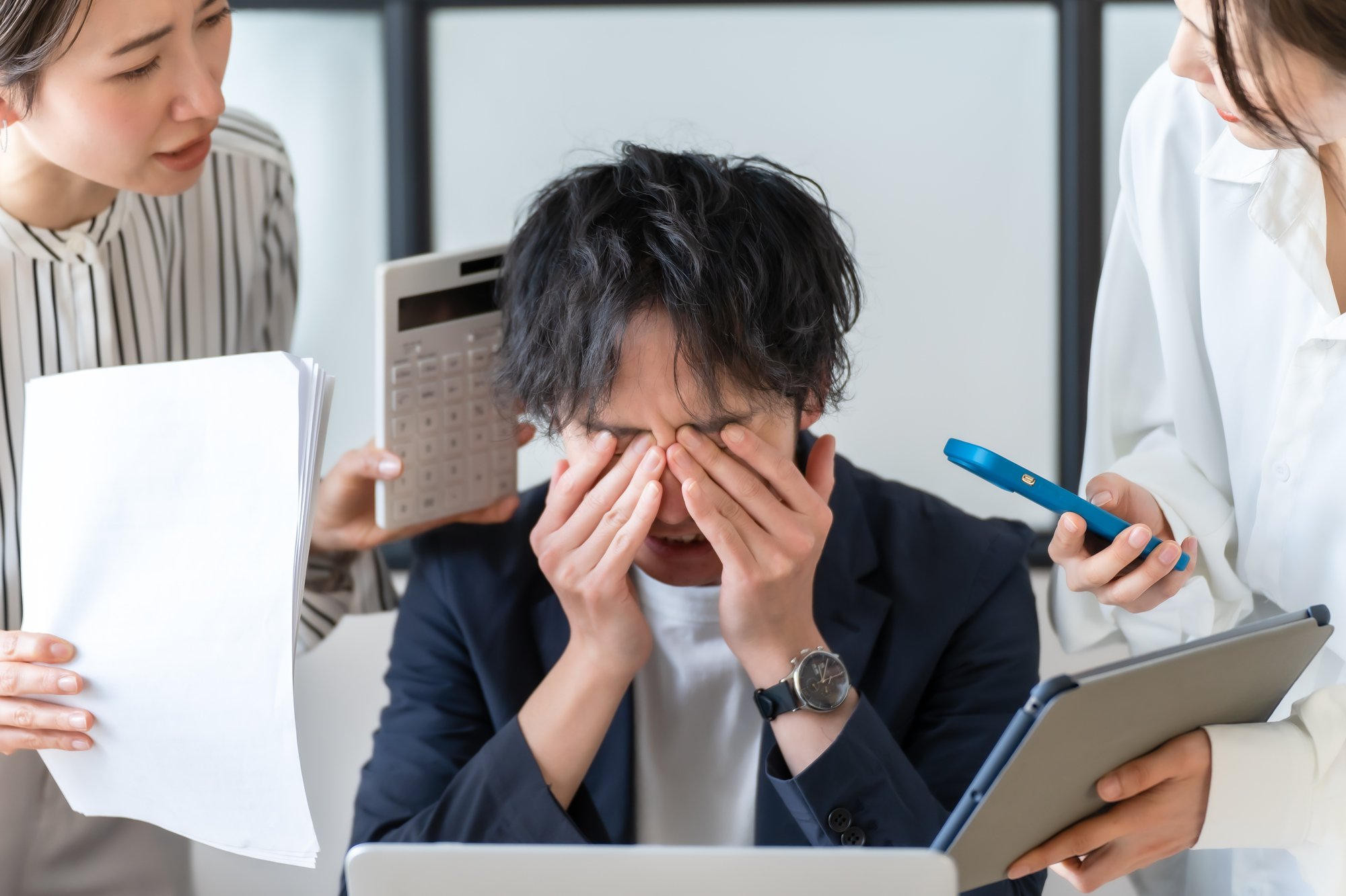 未完成の仕事や達成途中の目標があると、それらが頭の中でずっと気になり続ける