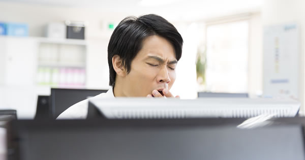仕事の能率を下げる原因は「食べ過ぎ」かも。