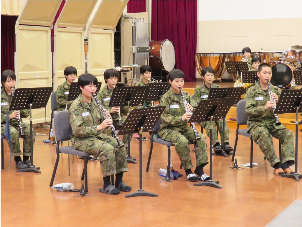 「なぜ自衛隊に音楽隊が必要？」「音楽隊も戦闘訓練するの？」→防衛省OBの答えが的確すぎた！