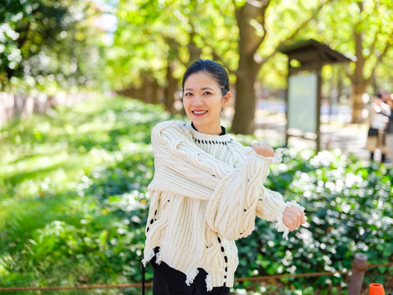 【整体プロが指南】「背中が丸い…老け込んだ?」と感じたら今すぐやって! 朝1分の若見え習慣