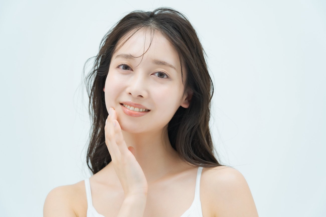 【やりがちだけど危険】ゆがみ整体師が教える「顔がゆがむ習慣」ワースト1