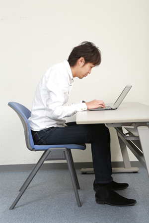 肩こりになる人、ならない人のパソコンの使い方