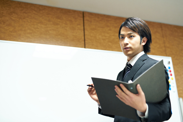 UQコミュニケーションズが、<br />社内プレゼン研修を全社導入した理由