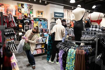 米個人消費堅調、オミクロンの影響どうなる
