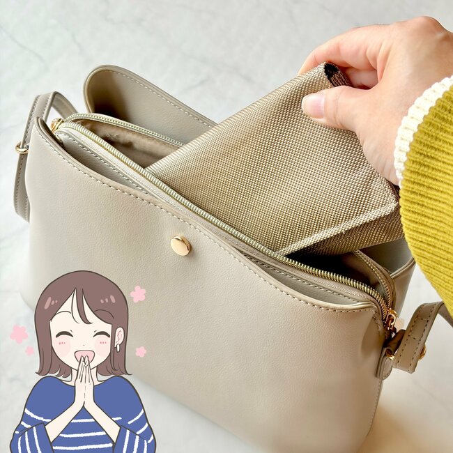 カードや診察券が72枚入った…！ダイソーの「めちゃ軽ウォレット」ポケットたくさんで収納力バツグン！