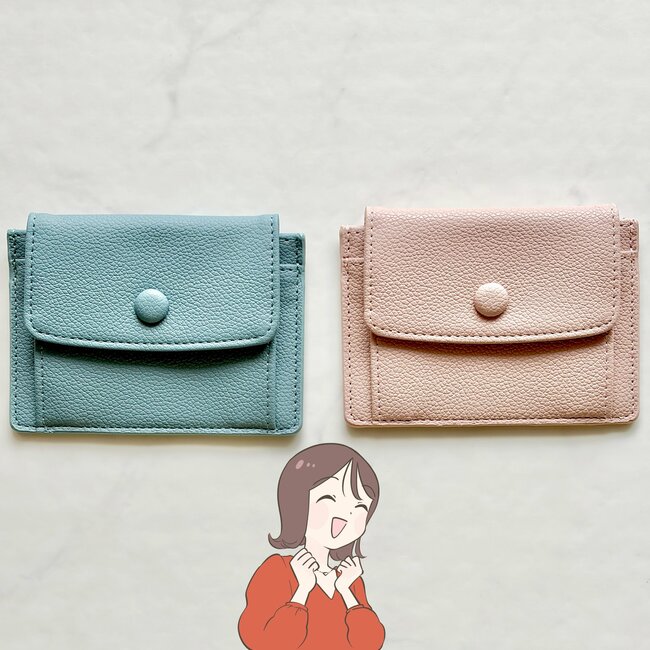 【ダイソー姉妹店】普通の財布に戻れないかも…!330円の「ぺたんこ財布」カード17枚やカギが収納できて嬉しい!《購入レビュー》