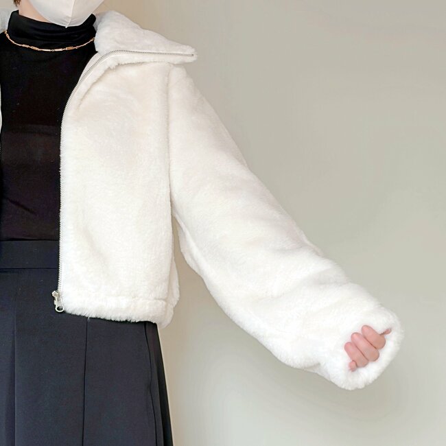 「マフラーいらずで暖かい」GUの“ふわもこアウター”ころんとしたシルエットが可愛すぎる!「これ一着で、ほかほかする」「暴風の中でも風が入ってこない」