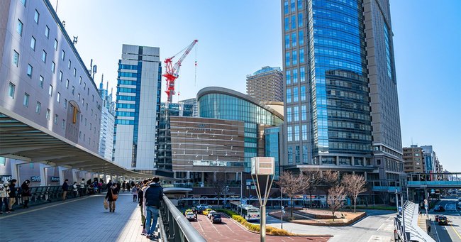 再開発が進む川崎駅前の風景