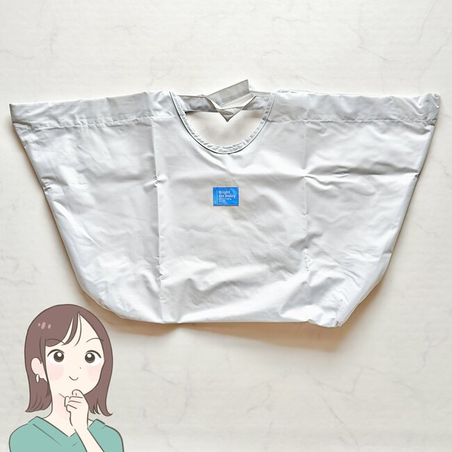 「荷物を濡らさずに済む」「雨の日助かります」3COINSの“天才レイングッズ”外出がラクになって嬉しい！「梅雨時に大活躍の予感です」