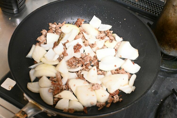 残暑で疲れたら食べたい「バカみたいな量の野菜」が入ったカレー