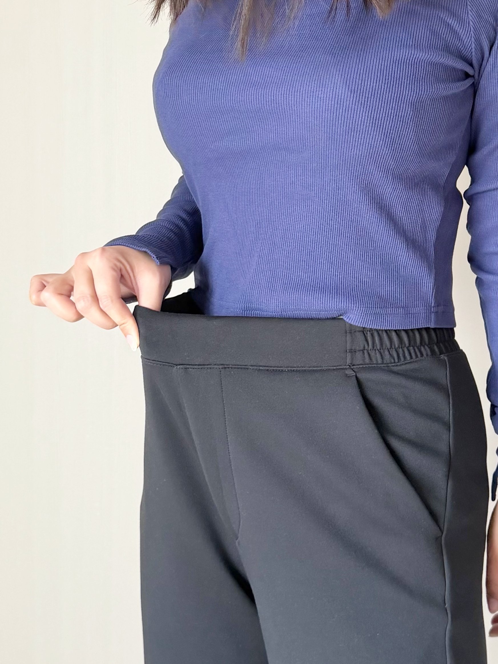 「有名スポーツメーカーのものと見劣りしない」ユニクロの“もちもちスウェット”あまりの気持ちよさに即買いした！「軽くてはき心地が非常に良い」「ここからの季節にヘビロテ」