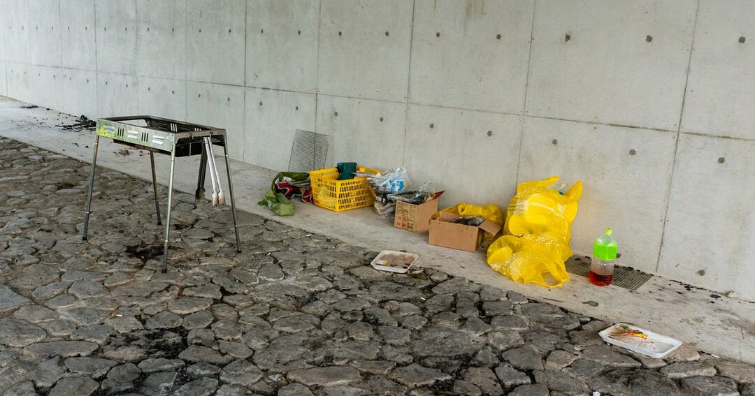 観光地にゴミをポイ捨てする日本人、伝統的倫理観「旅の恥はかき捨て」の末路