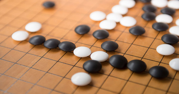 囲碁AIのすさまじい進化をプロ棋士が解説、人間の棋譜はもう不要？