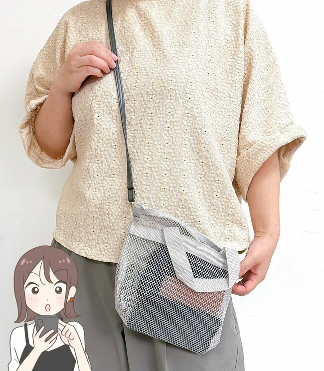 便利すぎて3色まとめ買いした！セリアの「無印みたいなミニバッグ」通院セットや暑さ対策グッズ入れにぴったり！【購入レビュー】