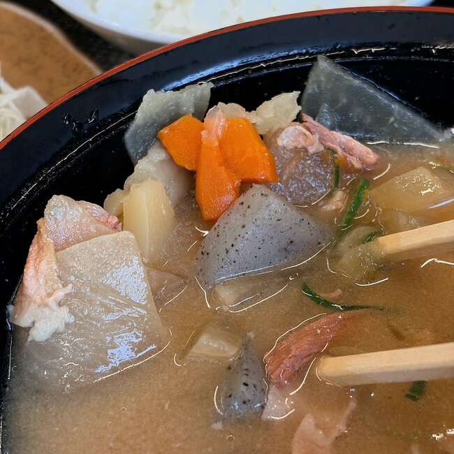 「好きすぎて、他のメニューを試せない」かつやの“デカすぎ定食”ウマすぎて白米が止まりません！「ボリュームがあってリーズナブル」「マジでうまかった」