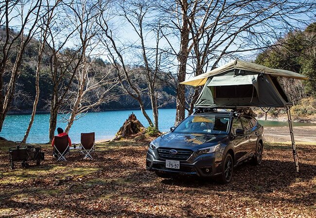 車の屋根上で広げる「ルーフテント」、キャンプで人気の魅力と注意点は？