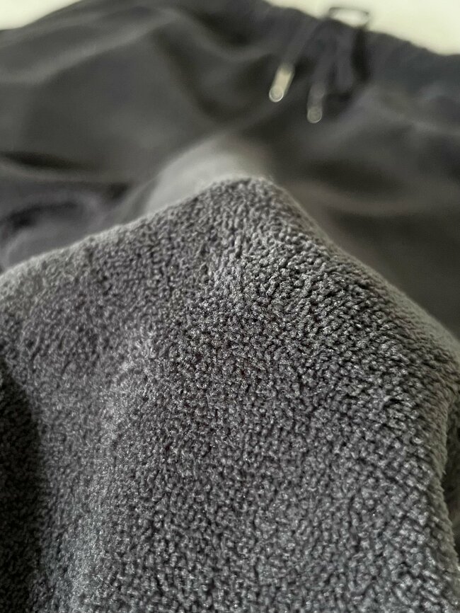 「もう1枚リピしようと思います」GUの“毛布みたいなパンツ”ふわふわ暖かくて、1990円とは思えない優秀さです！「手放せないくらい好き」「マシュマロみたいなもこもこ具合」