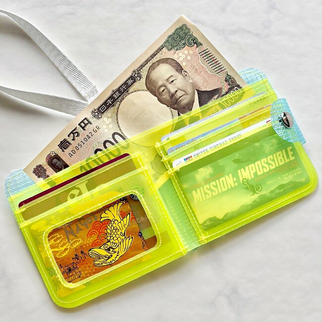 カードがパッと探せて天才！3COINSの「ぺたんこ財布」かさばらずに持ち歩けて大助かり！《購入レビュー》