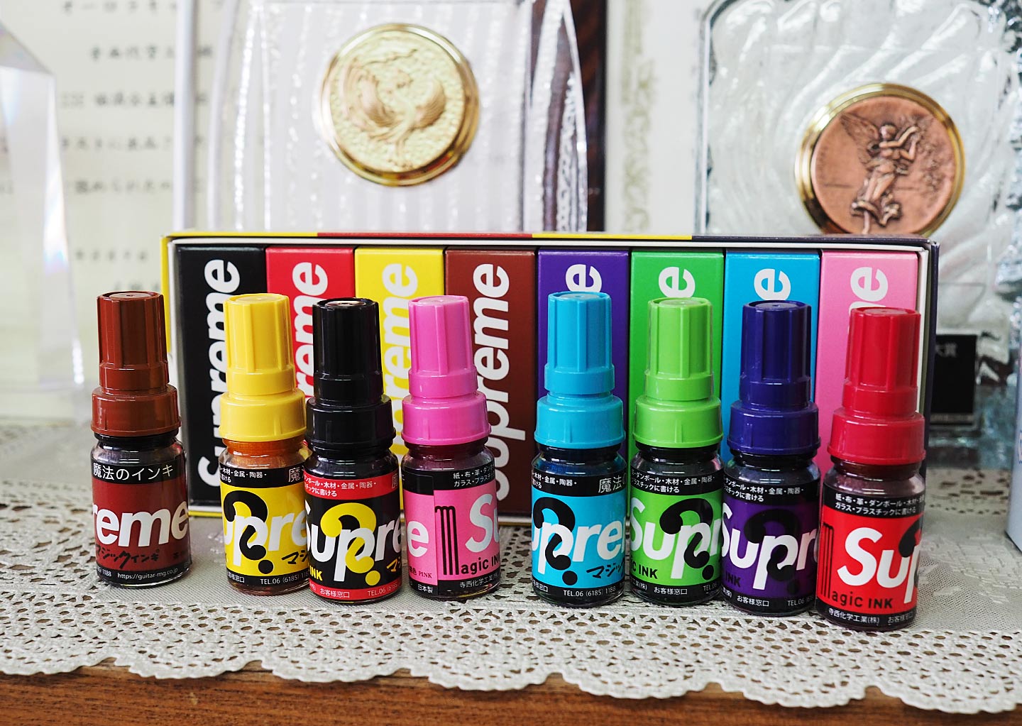 Supremeとコラボしたマジックインキ