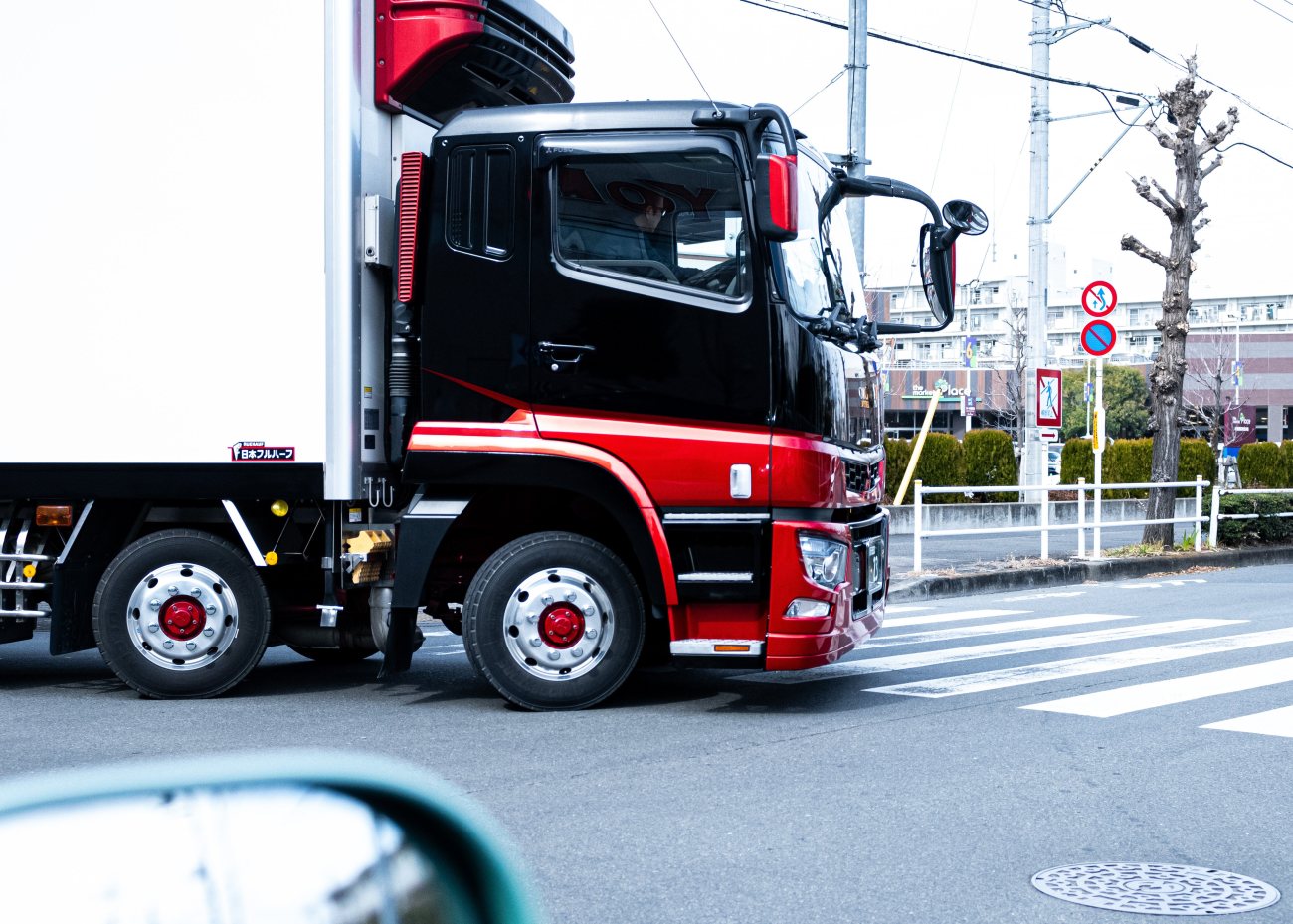 「マネージャー」と「マネジャー」はどう違う?