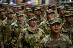 米陸軍の新兵勧誘、旧スローガンは奏功するか