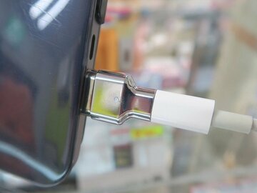 Thunderbolt 3対応！ PD 100W給電も可能なマグネットType-Cアダプター