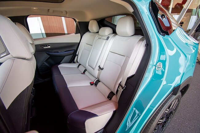 日産リーフB7 Gリアシート